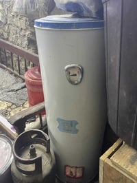 سخان للبيع سخان اخو الجديد كامل اي شي مابي نقص مكاني مدينه الصدر 07748...