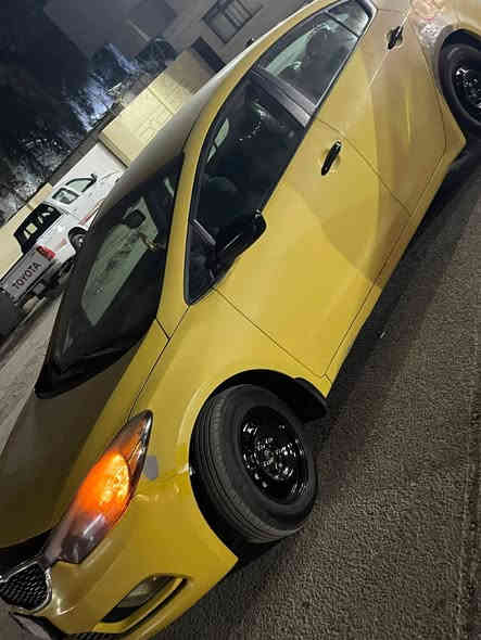 سلام عليكم
كيه فورتي للبيع موديل 15 

وارد امريكي حادث بنيد مبدل وشويه بل الجاملغ الايسر كدامك ممصبوغة كير مكينه دوش خير من الله تخم تاير 

تدفئه تبريد كله شغالة رقم بغداد سعر 115وبيه مجال 
وترهم مراوس حسب الغناعه 

مكان السياره بغداد المكاسب 

تواصل ***********
