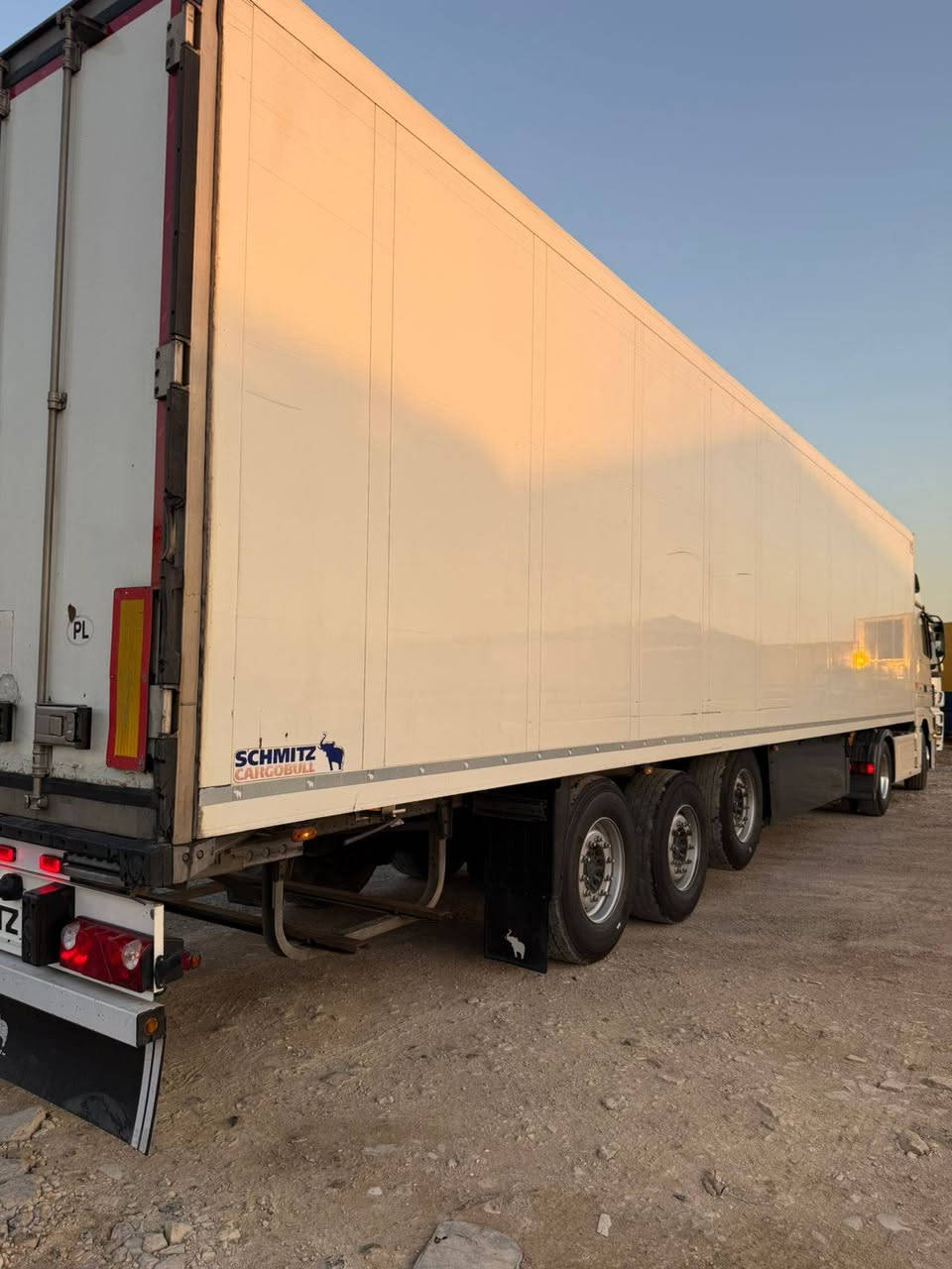 للبيع براد شمتز دخول جديد منفيس موديل ٢٠٠٧ سمك ٧
*********** واسط العزيزيه
