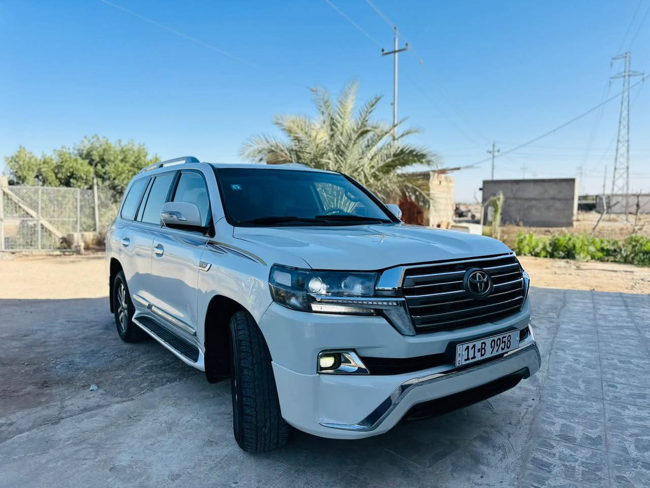 سلام عليكم لاندكروز  ١١ ستينيه معروفه مواصفات الستينيه محدثه ١٧ كامل بيهه طخه بل بجم لا لغود ولا شواطي السياره مصبوغه قطع التحديث مكينه وكير مكفولات مكينه ٦ سلندر هزه ورقم جديد رقم دولي السعر ٢٧٥ وبيهه مجال قليل غير متواجد على الفيس مكاني بغداد ***********  👍***********
