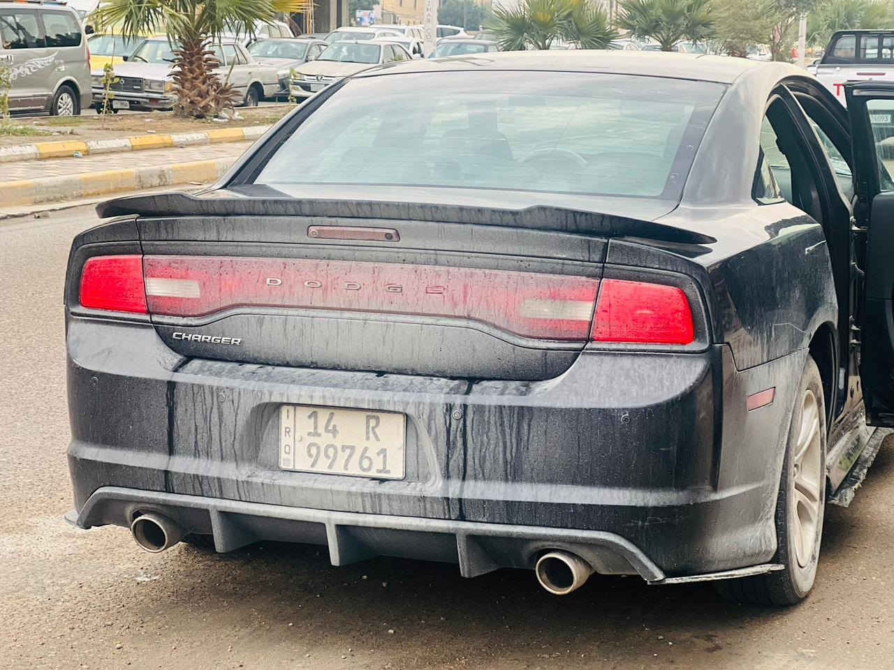 السلام عليكم للبيع او مراوس بصفره او يوكن من 2007 وفوك جارجر 14اصل لون اسود رقم بصره انكليزي تحويل ثاني يوم السياره داخله كفاله بيه حادث ب العراق جاملغ لايمن لامامي مبدل وباب السايق والورا مبدلات الباقي شوف العين السياره مكفوله من العيب الشرعي والكصه والكلبه والتجيه محدثه اس ار تي السياره فول مواصفات عده الفتحه اي استفسار لاتصال *********** مكاني ناصريه سوق الشيوخ السعر 138
