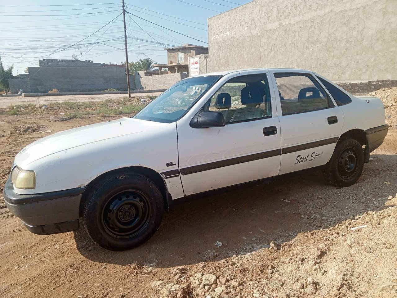 فكتره موديل 91 سياره حلوه ورقم انكليزي بسمي اتكاتب وياك مروري ثاني يوم تحول تجي وتكلب السياره فادتك اني بخدمتك ما فادتك الله ومحمد وعلي وياك بس لا تواعد و ما تجي الكلام عزيز وعيب الرجال ينطي كلام ويخلف
سعرها 27 وبيها مجال لخاطر جيتك وتبشر 
بس لا تكلي شبيها ما بيها تعال وكلبها بنفسك ( هاذا رقمي 
‏‪***********‬‏
