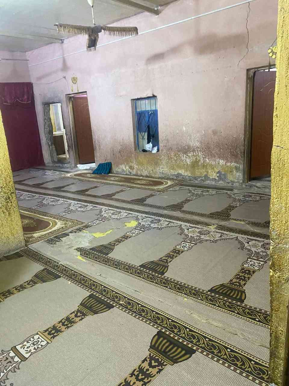 السلام عليكم بيت تجاوز في الزبير حي الخطوة ع شارع العام قرب حديقه حي الخطوة مساحه البيت 350متر بي5غرف +ديوان وصحيات ومطبخ وصاله وكراج جبير للاستفسار
***********
