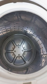 هيتاشي ١١ كيلو • شغّالة • مجفف بحاجة تصليح