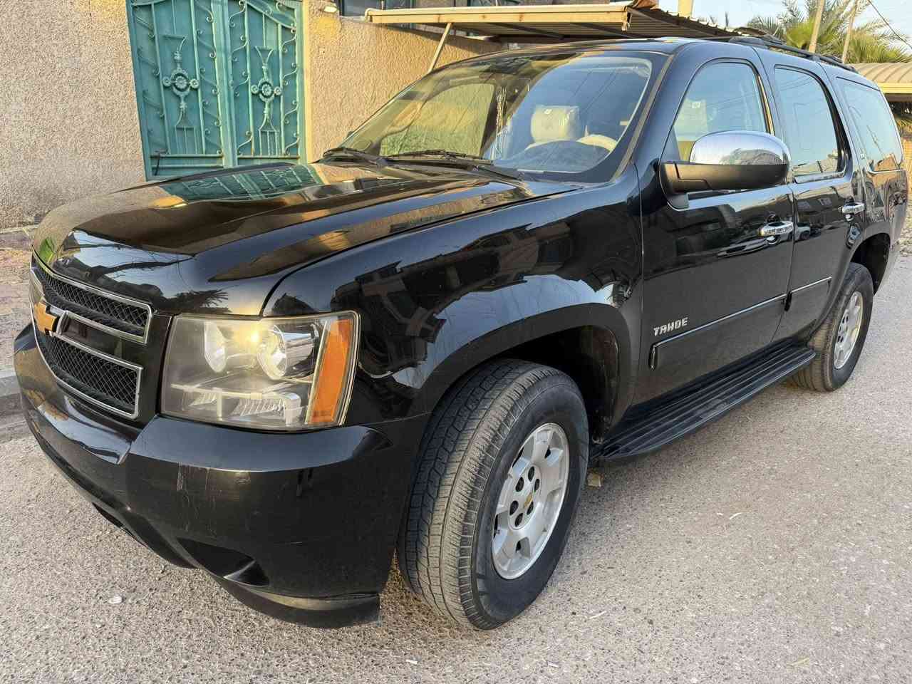 🚗🔥 للبيع – شيفروليه تاهو 2014 LT (خليجي) 🔥🚗  

سيارة عائلية فخمة وقوية – جاهزة للاستخدام بدون أي مصاريف 💯  

📌 التفاصيل:  
• موديل: تاهو 2014 LT – وارد خليجي  
• رقم بغداد الجديد باسمي  
• سنوية 2025 جاهزة  
• اللون: أسود ملكي 🖤  
• مكفولة (كفالة عامة)  
• مكينة جديدة 5300 V8 – أداء قوي واقتصادي بالنسبة لفئتها  
• كير أوتوماتيك 6 سرعات  
• دبل ثقيل (4×4)  
• تشغيل عن بعد  
• شاشة معلومات وترفيه  
• بلوتوث + AUX + USB  
• نظام صوتي ممتاز  
• دواخل جلد بيجي نظيف جداً ✨  
• تحكم كهربائي بالمقاعد  
• مثبت سرعة  
• تحكم بالدركسون    
• حساسات خلفية  
• كاميرا خلفية  
• وسائد هوائية متعددة  
• نظام ABS مانع انزلاق  

🚙 سيارة عائلية مريحة جداً للسفر والاستخدام الشخصي بكل فخامة
🌺 السعر 270
🔹 السيارة نظيفة وجاهزة للفحص  
🔹 ما تحتاج أي صرف  

📞 للجادين فقط – التواصل على رقم الواتساب   
***********
