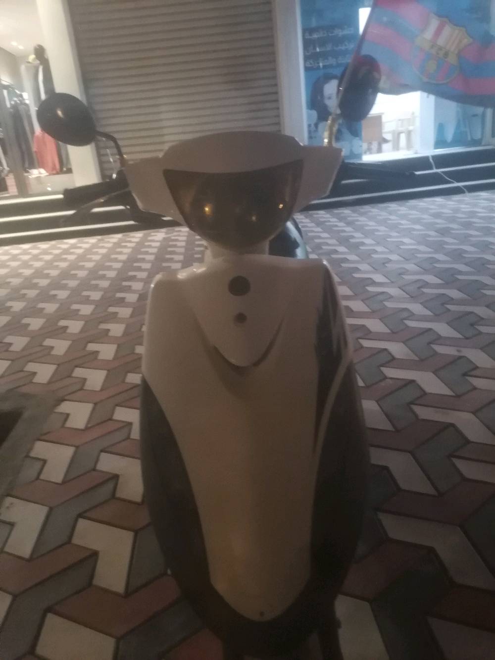 السلام عليكم


ماكس عدله لون ابيض بلادي

موديل 2006

مفتوحه (مبدل ولفات فقط)

دراجه تشتغل سلف +هندر

كفرات بلاي مو تجاري

كاعيه مختمه وي كفر

قبق جنطه مختم 

كهربائيات شغاله كلها


عايزها فقط عداد


مكاني ديوانيه إسكان قديمه قرب جامع طالب شيال أو مستشفى الحسين الأطفال اتصل على رقم *********** 