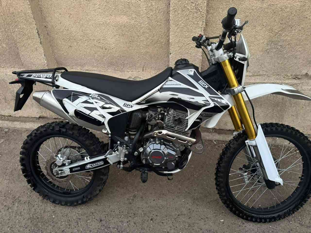 قفاز للبيع 
300 cc 
العنوان بغداد شعب لو ممحتاج مابيعها اكفلك مكينه و كير 
العداد  طافي لنو وكع عليه مي و خلاص 
السعر 1550 قفل ***********   جماعت ال1350 لا تتصل يروحي انت
