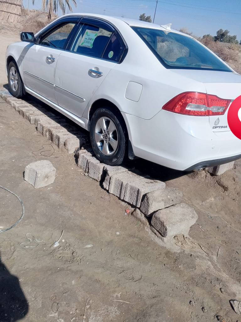 السلام عليكم للبيع كيا اوبتيما 9  ادوات فول مواصفات عدا الفتحه حتى كشتات جلد بصمه  لسيارة نضفيه كلش تخم تاير حداديه لوك  السعر 48وبيها مجال مكان السيارة سوق الشيوخ رقم الهاتف ***********
