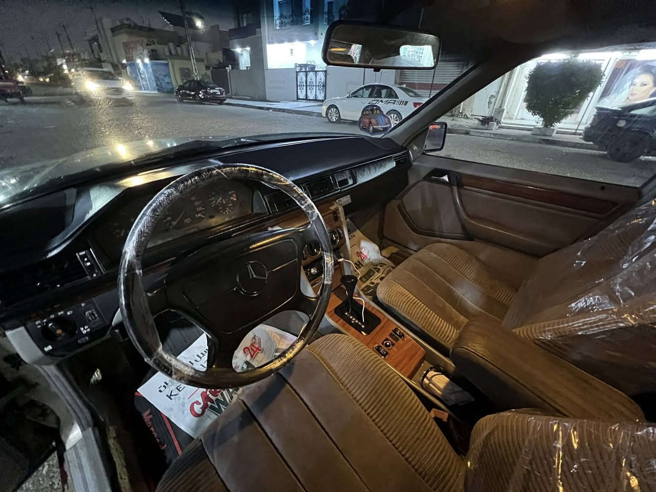 مارسدس دب موديل 87 محدث 91 محرك 3000 vvt رقم اربيل سنويه جديده وفحص جديد بطاقة بانزين موجودة قواعد مكفوله لا خياس ولا صبغ تبريد❄️ مكان كركوك 
السعر 60 
***********
