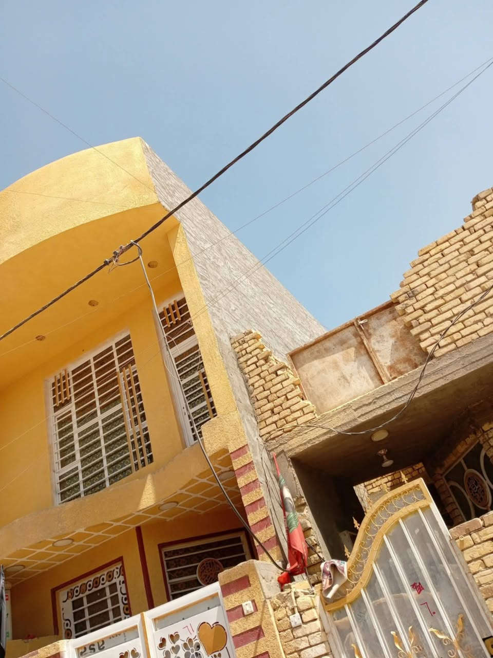 مشتمل طابقين فلاحيه قرب المدارس الصينيه والمستوصف شارع 12 إذ اكو مروس بيت 200بلموقع العسكري عادي اروس  حتلو متكامل عادي *********** الصطح بورسيسن
