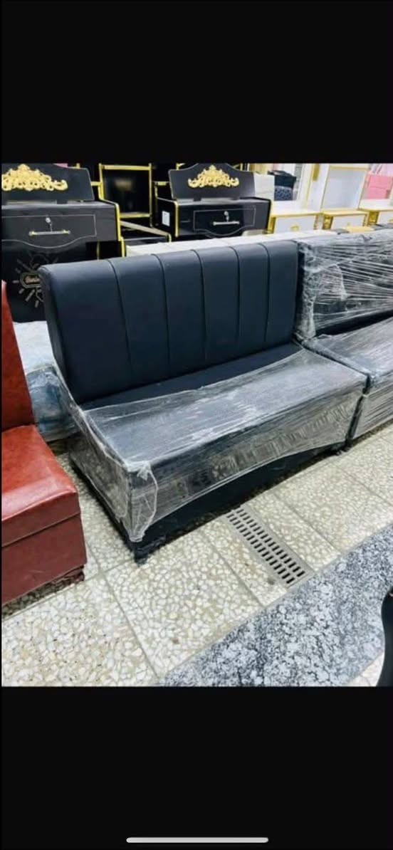 تجهيزات صالونات الحلاقة وتوفير كل موديلات نساني رجالي وتوصيل جميع المحافظات مراسلة *********** واتساب
عرض خاص
كراسي ١
سيت مرايات ٢ ورف ١ كوميدي
قنفات ٢
وتوصيل مجاني داخل بغداد فقط
