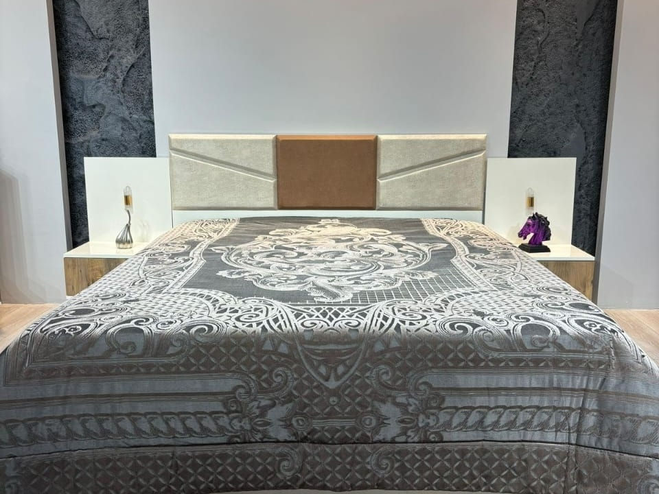 يتوفر لدينا غرفة نوم ٥قطع بأنسب الأسعار و بأحدث التصاميم السعر ٥٥٠ ألف مع التنصيب و النقل داخل بعقوبة فقط الموقع ديالى بعقوبة الوثبة مقابيل حلويات الأمير هاوس للأستفسار راسلونا على الرقم ***********
