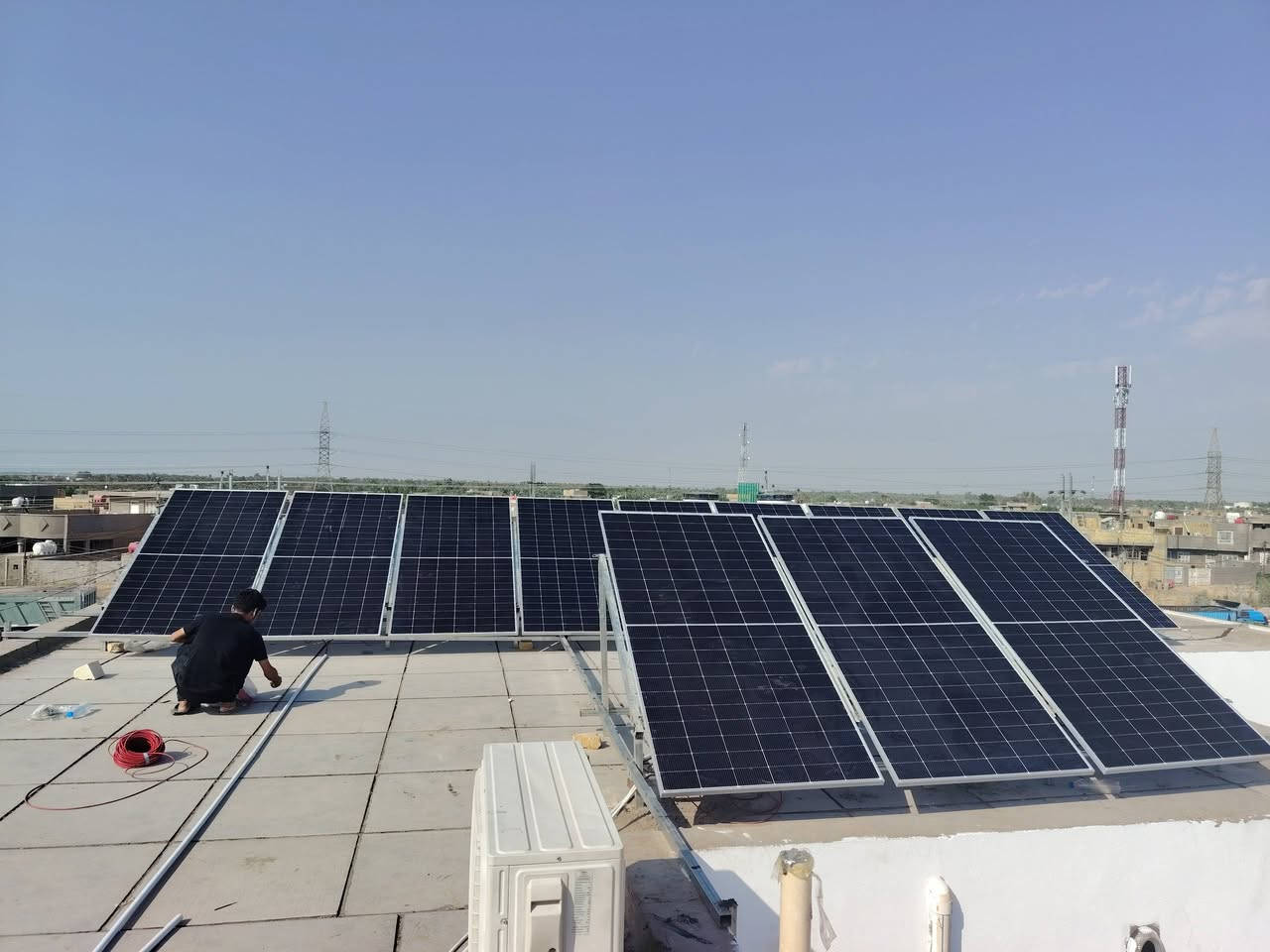 وسط الانقطاع المستمر للتيار الكهربائي 
الكثير من المنازل تتحول الى الطاقه النضيفه 
منزل اخر يودع الانقطاع المستمر للتيار الكهربائي 
حيث تم تجهيز المنزل ب منضومه 15A ليلي و 20A نهاري 
للحجز و الاستفسار
قسم المبيعات/***********
قسم الصيانه  /***********
