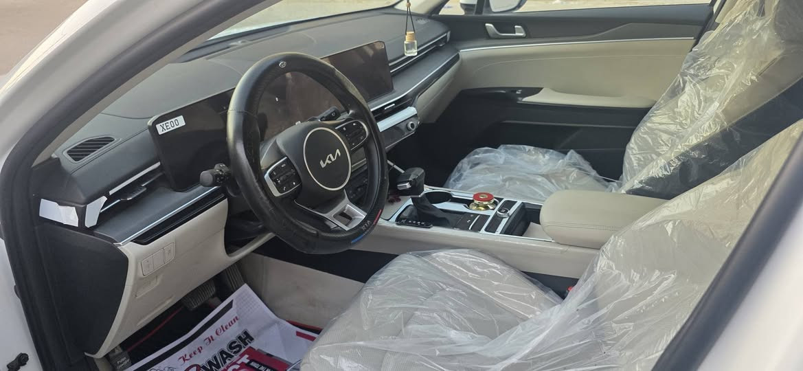 السلام عليكم كي 5 خليجي ٢٤ للبيع بغداد باسمي مكانه نجف كفاله عامه عدا شخوط ماشيه ٢٧الف دهن ابدل يم الوكاله وبانزين كله محسن اديرله خذهه زيرو ع ايدي ب ب٢١٨ وبيه مجال  ***********
