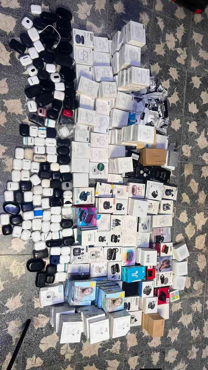 شلعة ايربود ماركات وباسعار جوه السوك
للتواصل ***********

