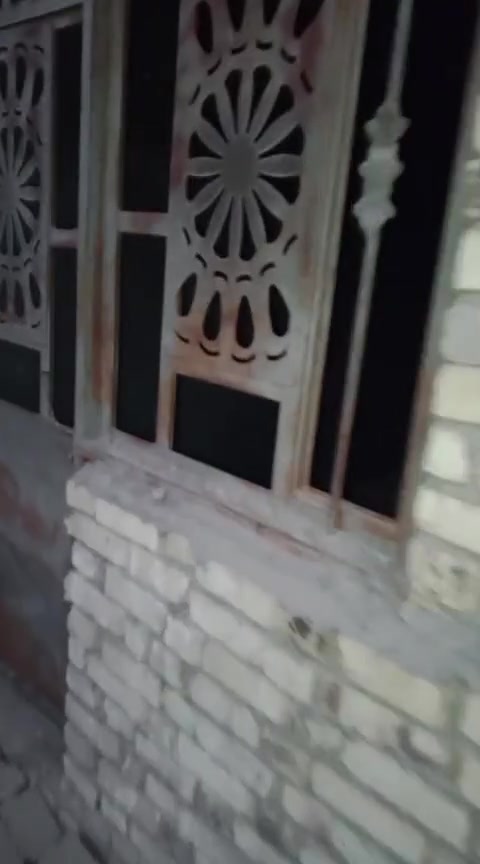 سلام عليكم ورحمة الله وبركاته بيت زراعي للبيع في دور الزراعه مقابيل البيطره مساحته 200م يحتوي عل غرفتين وصاله ودوانيه ومطبخ ملاحضه البيت واصل للبخ فقط للتفاصيل أكثر مراسله الرقم ***********
