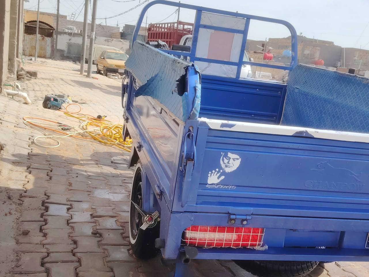 السلام عليكم ستوته 23 مراوسه بسياره سايبه عنواني ديوانيه شارع 60 قرب ابو احمد الحداد 
***********
