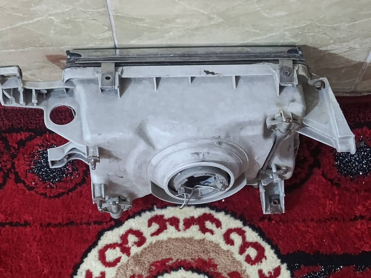 سلام عليكم لايت هارتوب فنصه جهة السايق جديد بس طاسه الداخليه مغلف الكفر جديد حيل جامه اصلي سعره 60....***********
