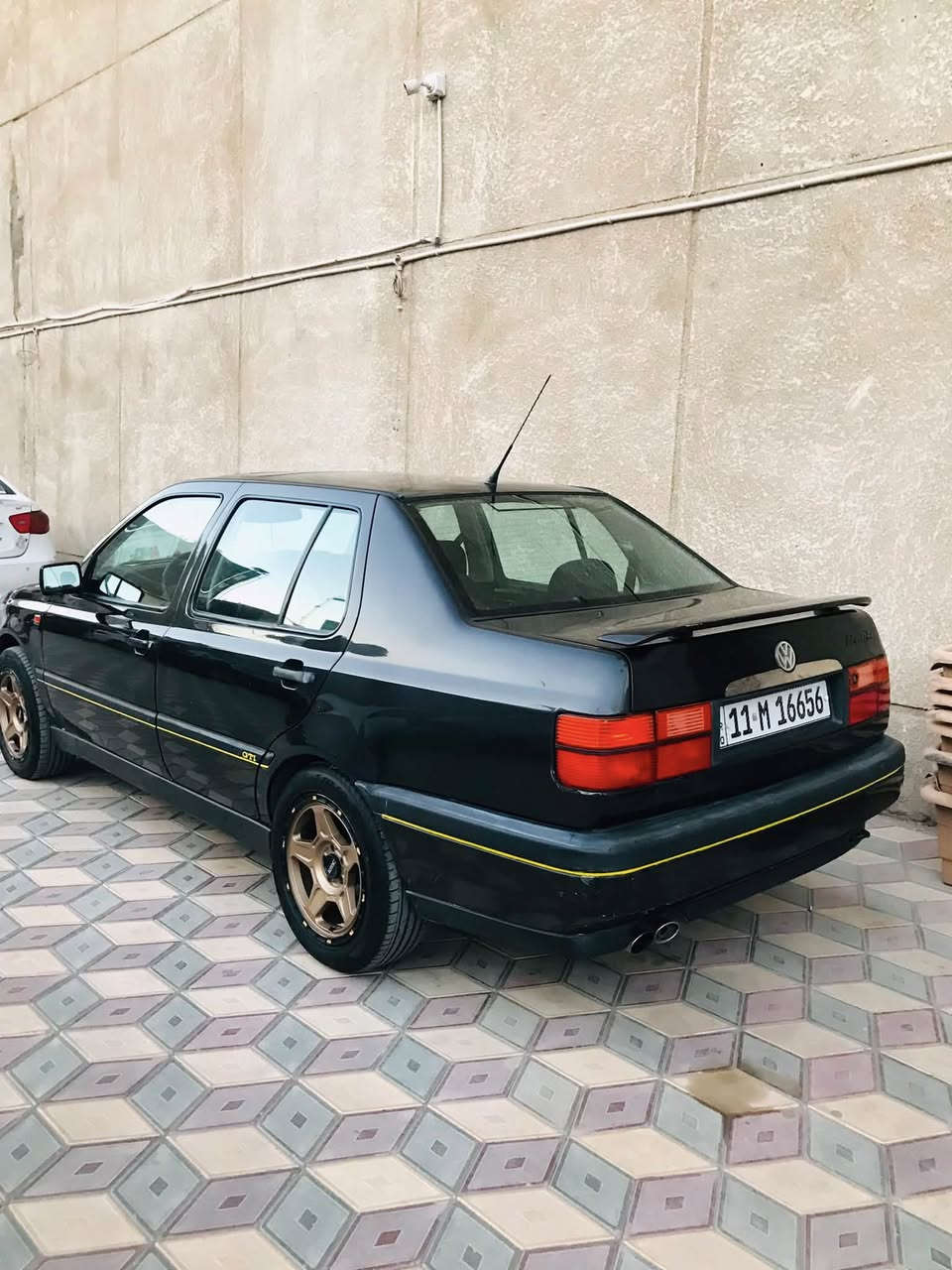 السلام عليكم فنتو ٩٣ محرك ١٨٠٠ كير عادي تبريد منضومه جديد كشنات رياضي شاد جديد  صدر امامي خلفي جديد  تخم ويل كب رياضي مع تخم تاير ياباني جديد سنويه ورقم جديد كهربائياتها كلها كامله فقط القمارة بدايه جراد  سعرها ٤٥ مكاني الكراده ***********
