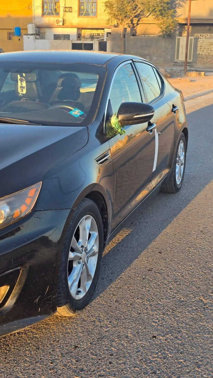 السلام عليكم
كيا اوبتيما موديل 2013امريكيه طابه كلين 
وبلعراق نصبغ لبنيد فقط ولباقي كله مكفول 
تبريد ثلج تدفئه حداديه تخم تاير السياره جاهزه للخير 
السعر 98وبيه مجال قليل حك الجيه 
مكاني كربلاء***********
