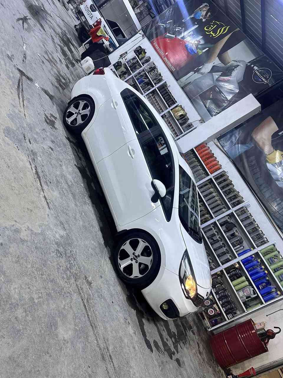 للبيع ريو مديل 2015  خليجيه مكفوله عد مكانين باردات***********
سعر 90 قفل سياره كامله هزه جديده بسمي مكاني نجف لاشرف 

مواصفات فتحه حساس خلفي 

اشاير بل مري مري شفط تحكمات ستيرن 

سنويه حديده
