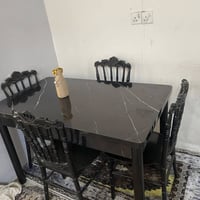 ميز طعام • مستعمل • مدينة الصدر