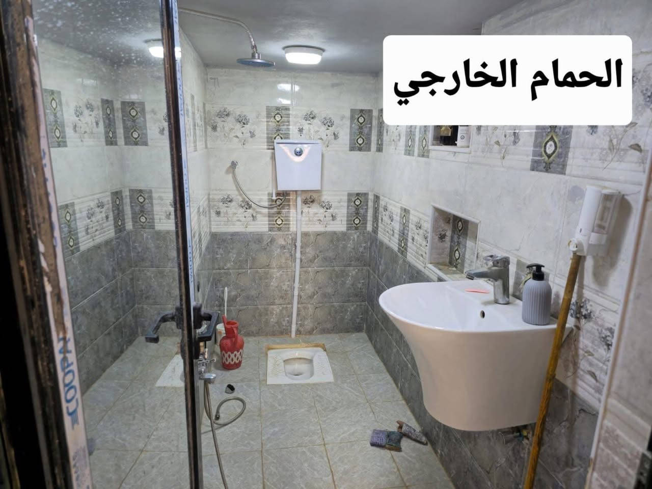 فيلا للبيع مجمع السلام السكني مقابل جامعة الكفيل طابقين ركن شارع ٦٠ المساحه ٣٦٠م كل الغرف نظام سويتات للاستفسار فقط الشراي يتصل على الرقم ***********
