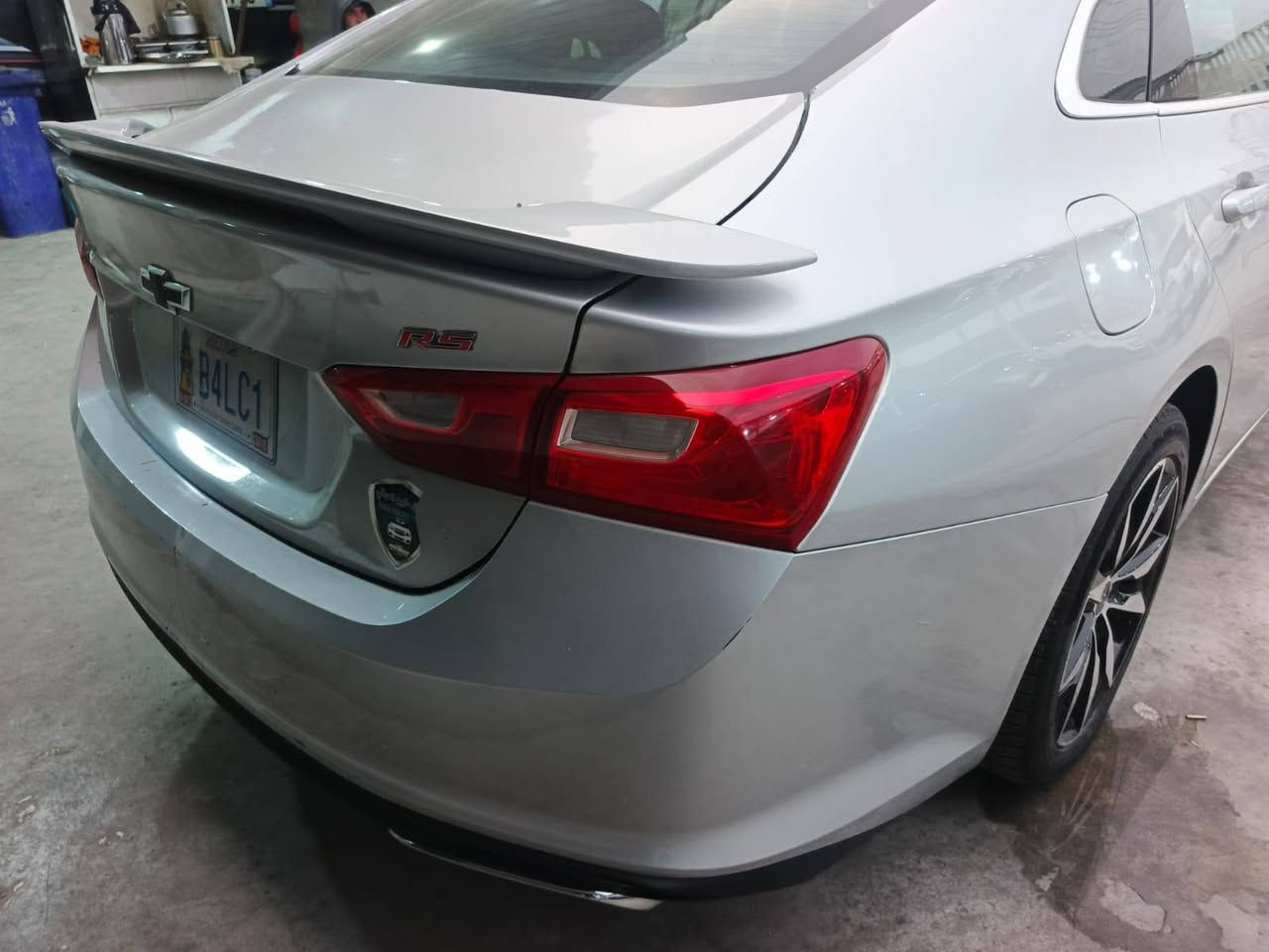 السلام عليكم ماليبو 2020 مال معوقين كتاب كامل باقي بس على البصمه سياره حلوه محرك كير ص صدر 80% سياره حادثها بالبجم بس كتاب المعوقين هسه متوقف سعر 90 وبيها مجال ***********
