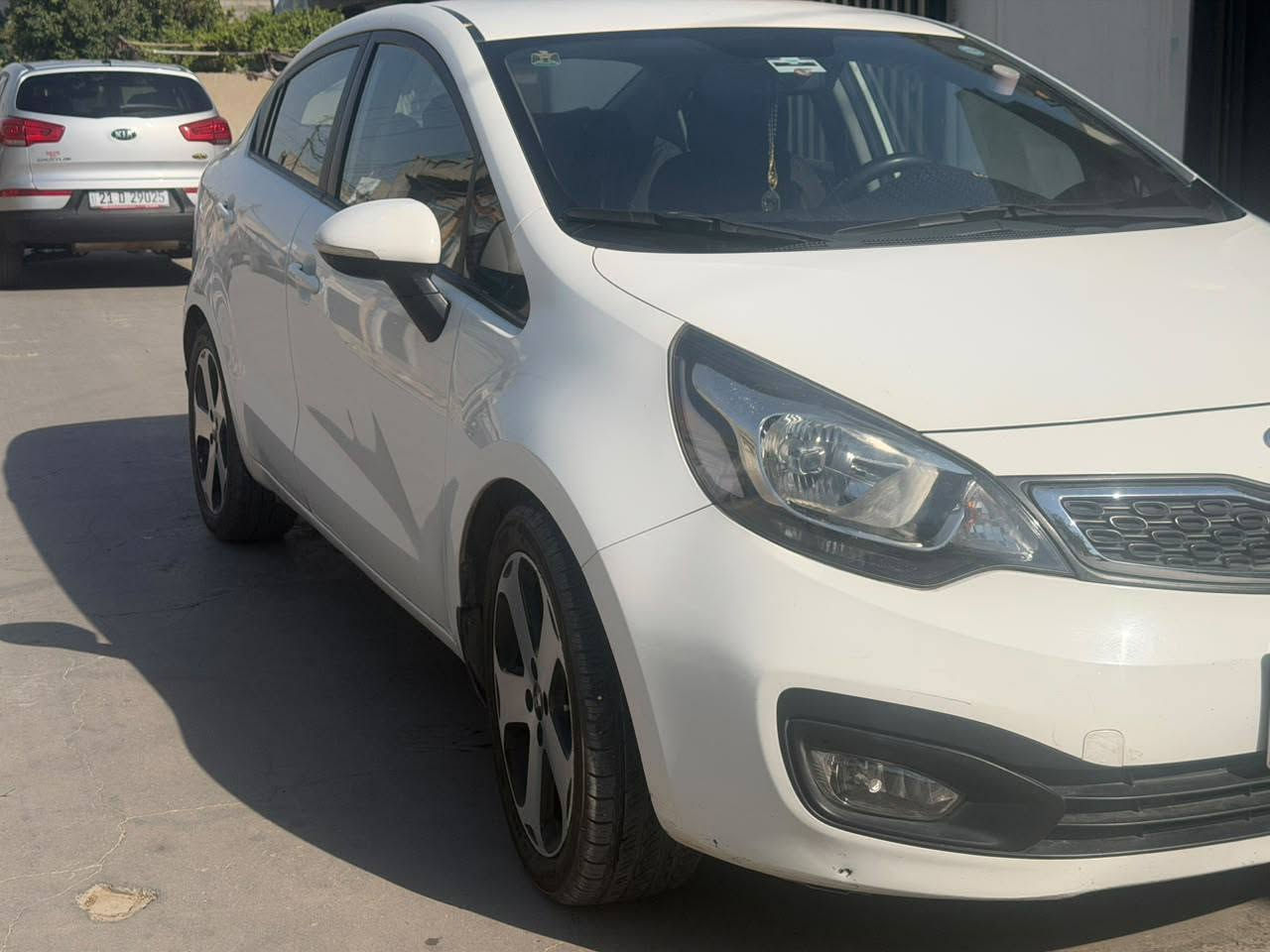 🚗كيا ريو الموديل 2014
⚠️• ضررها تعديل بارد باب السايق وشبر جاملغ طرف سائق وشبر باب خلف سائق ودوسه ونص 
• فقط محرك 1600 
• تبريد تدفئة شغال 
• سنوية جديد 2030 
• بطاقة بانزين بيها 
• ⁠سيارة بأسمي مكانها كركوك سعر اسياره 95اشراي يخابر ***********
