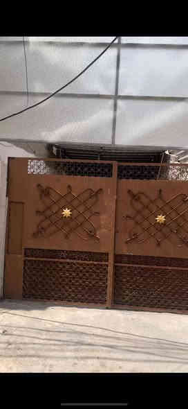 الدار للبيع 174 متر مسلح بناء قديم 
بغداد الجديده النعيريه مدرسه حمورابي الشارع العريض نفسه مولده احمد الدليمي
الطابق الأول غرفه النوم مطبخ ستقبال عدد 2 نساء و رجال هول خدمات
الطابق الثاني 3 نوم وحده سويت
السطح شتاكير
*********** واتساب السعر
