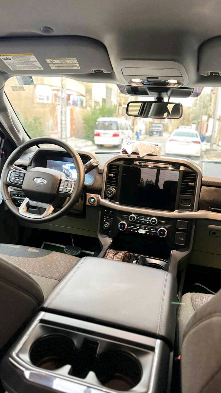 ‎للبيع فورد F150  2024 xlt
 
‎السيارة 5000 كيلو فقط قابلة للزيادة   يعني زيرو بعدها 
‎حساسات  خلفية وامامية
‎رادار 360درجه
‎كامرة 360 درجة
‎باب بدي فتح عل البصمة و الريمونت 
‎لايت  زنون شكل جديد 
‎شاشات عدد 2 ديجيتل حجم كبير فول مواصفات 
‎قيادة ذاتيه و تحديد مسار واتو ستوب توقف ذاتي
‎داخل مخمل 
‎تدفئة  كشنات
‎فتحة جام خلفية للبدي 
‎منافذ كهربائية داخل السيارة 
‎بصمة ابواب  و تشغيل عن بعد ورمز دخول ابواب 
‎كير تعليك 
‎كشنات كهربائي و تدفئه 
‎مري  كهربائي و اشاره  و كامرا وترحيب 
‎بصمات دخول ابواب و رمز سري
‎انارة محيطية 360 درجة 
‎منافذ كهرباء 220 فولت و كذلك 110 فولت بكل مكان بالسيارة  
‎وضعيات القيادة اكثر من 7 انظمة ( جبلي و صحراوي و اقتصادي و طبيعي و سبورت و سلس و صخري و ممطر الخ...)
‎محرك 3500 تون تيربو كير 10 نمر ، 4 ويل