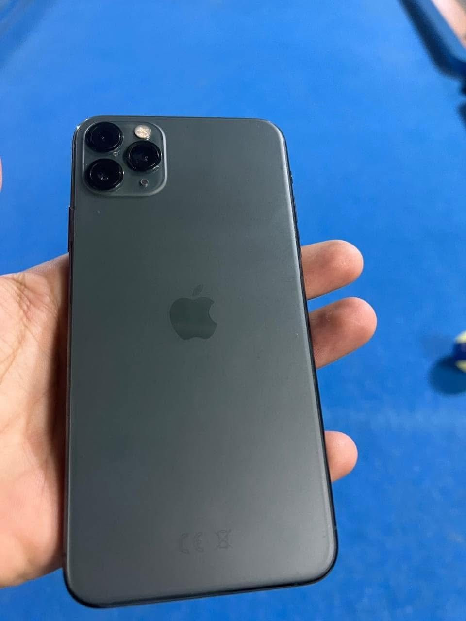 السلام عليكم ايفون 11برو ماكس للبيع ذاكره 256بطاريه 100 /هـ***********
