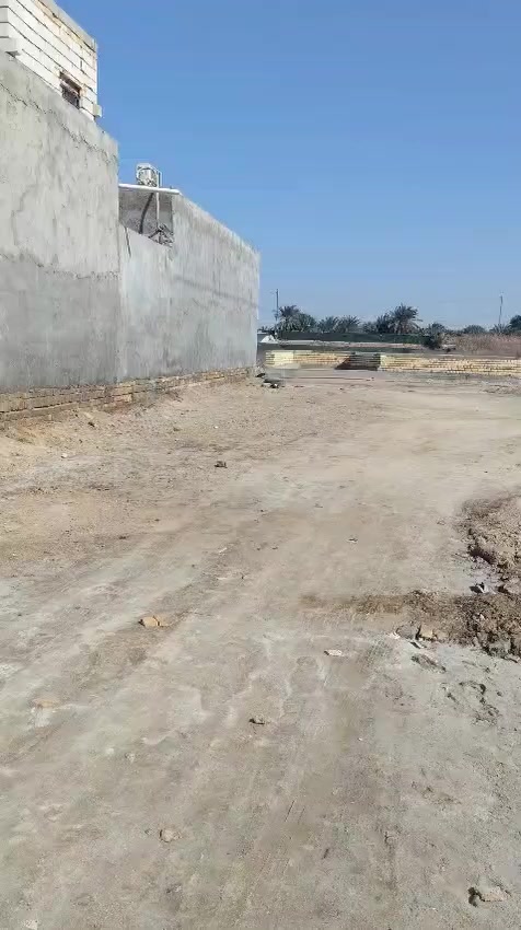 قطعة ارض زراعي ناحية الفضليه  خلف مشتل الزهور كامل خدمات ماي وكهرباء مثل ما بالصوره ***********
