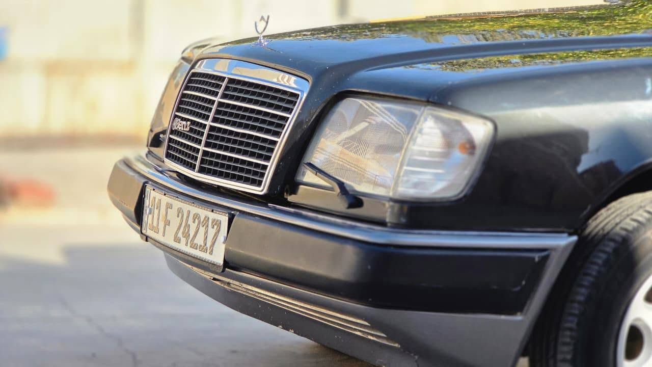 للبيع: مرسيدس (دب بيبي) موديل 1992 🚗
المواصفات العامة:
• ​النوع: مرسيدس دب (دب بيبي)
• ​الموديل: 1992
• ​الرقم: بغداد
• ​الموقع: ديالى - خانقين
​
•  ​ السيارة بدون أي ضربة، مصبوغة صبغ عام جمالية فقط. 
• ​ قواعد الدبل كلش نضيفة
•  ​ صدر أمامي وخلفي جديد بالكامل. 
• ​المحرك: محرك عنكبوت بلادي.
•  ​مكفول (كير، مكينة، أكسل، كاردن) كله بشرط وفحص. 
• ​السيارة نظيفة جداً من الداخل والخارج (قطرة خياس ما بيها )
​💰 السعر 
• ​السعر: 65 ورقة (وبيها مجال)
• ​رقم الهاتف للتواصل: ***********
