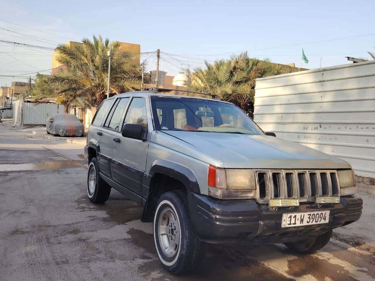 سلام عليكم جيب شيروكي فقط للبيع بدون مراوس  موديل 96 بإسمي كير ومكينه بطه ففتي
نواقص حداديه 
وتضيف بلكات نوزلات 
رقمها بغداد الدولي الجديد 
شغاله وشلعه حلوه 
سعر 27 
مكان بغداد مدينه الصدر
*********** الاتصال
