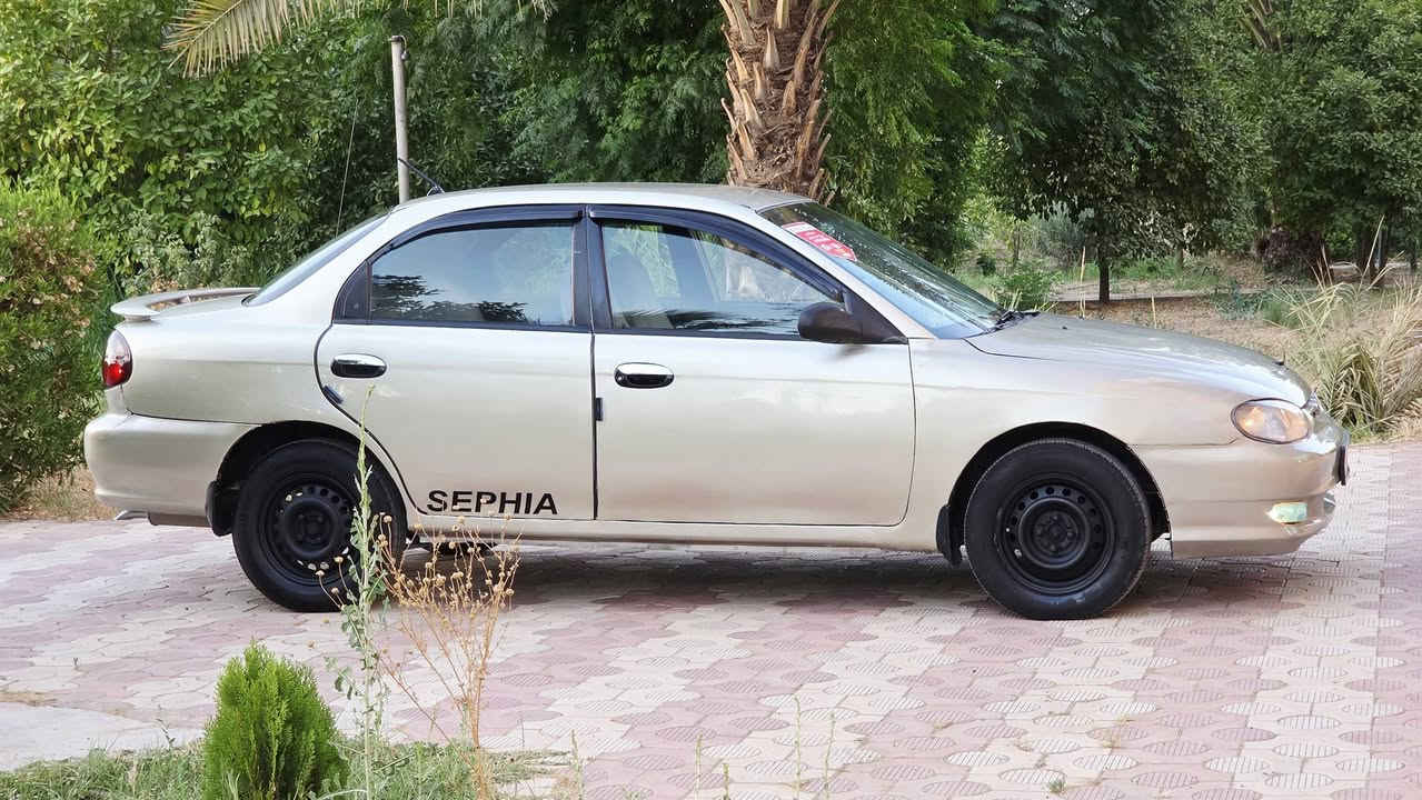 سلام عليكم تحيه طيبه لجميع المتابعين ❤️للبيع فقط
***********
كيه سيفيا موديل 97 محرك بلاد كير عادي 
بدون ضربه مصبوغه عام فقط لجماليه رقم بغداد انكليزي باسمنه شرط التحويل 
التفاصيل ~~~~~~~~~~~~~~~~
كيرو محرك شرط لاصرف لابخار 
تبريد ثلج 
تخم تايرات جديد 
شاشه 
صدر امامي خلفي جديد 
باتري جديد 
اربع جامات كهرباء شغال 
دوشمه كاعيه وكوشنات جديد 
كهربائيات كلهه شغاله بدون اي نقص 
واعتذر ماجاوب التعليقات والخاص لان ممتواجد علنت الشراي يتصل ويدلل 
مكان سياره ديالى / خانقين سعرهه ----38
