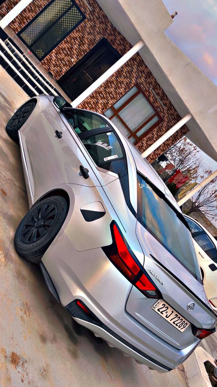 ئالتیما مۆدیل ٢٠٢٠ 
زۆر خاوینە و هیچی نیە پشت و پێشی کەپسە 
نرخی 137$ و مەجالەکی کەم 
رەقەم م واتساپ (***********)
