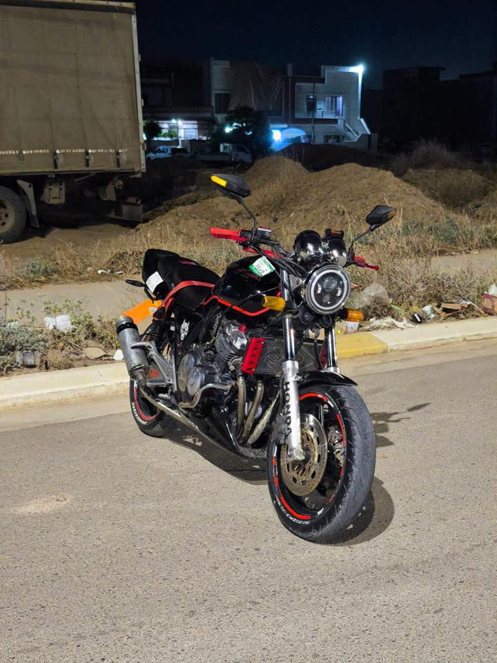 السلام عليكم
دراجة  Cb400
  جديدة كلش مكينة وگير بشرط مكينه كبس ممفتوحه
لايت عدسه عدادات كله شغال مابيها برغي نقص
الشراي يجي خاص مكاني كلار او اتصل عل رقم :***********
