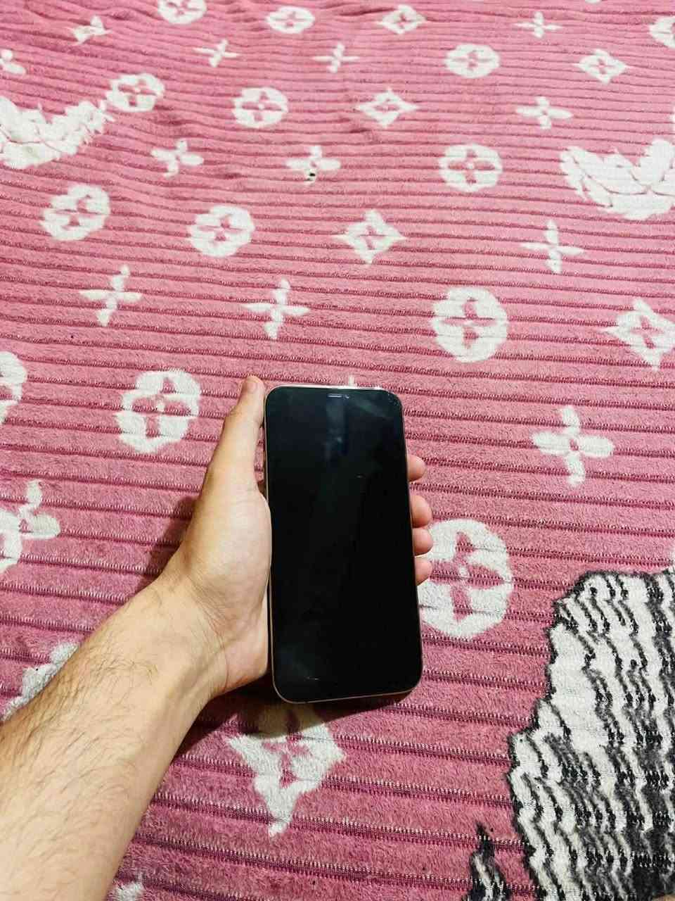 ايفون 12 برو ماكس مبدل شاشه بطاريه اصليات باقي كفاله ذاكره 256 جهاز عربي شرق وسط ثلاث ايات سعر 325 شراي تصل***********
