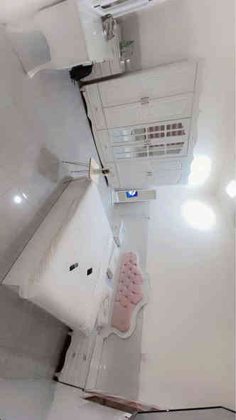 بيت للبيع في منطقة الشعب شارع الصحه بناء حديث درجه أولى  البناء يحتوي على استقبال ومطيخ حار ومطبخ بارد و٣غرف نوم وثلاثة حمامات وسطحان  قرب مرطبات تفاحه وقرب منظمة  بدر طابو صرف مساحه 100متر السعر٢٧٥مليون وبي مجال بسيط ***********
