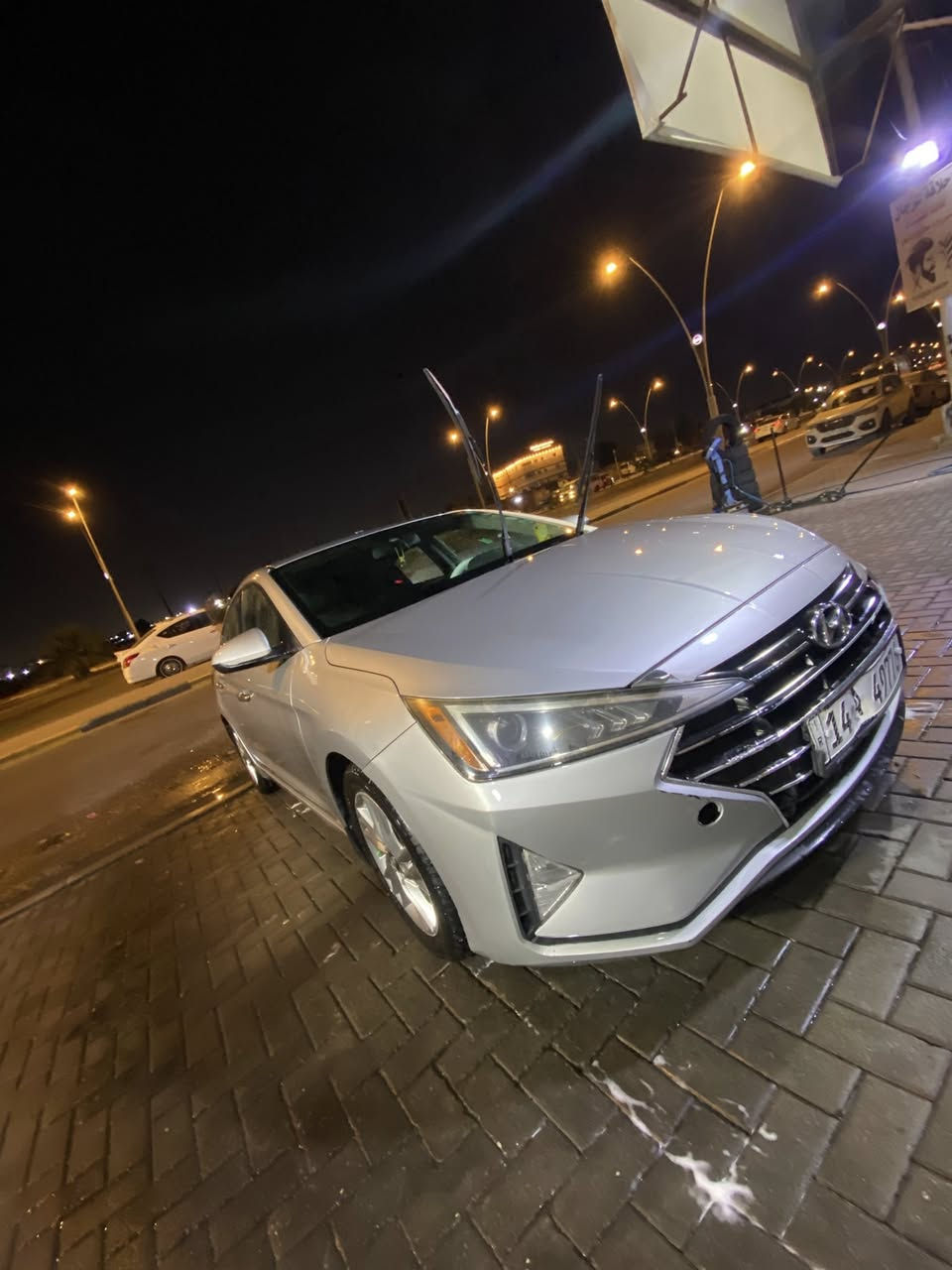 السلام وعليكم الانترا مديل 20وارد امريكي داخله غرق لدوسه تعمل وتسير جاهزه سياره بيها هذا جاملق مبين بلتصوير وبيها شبر باب سايق بارد وبيها شبرين صبغ الباقي كله كفاله معوقين عندي وكاله عامه بيها هذا رقمي متواجد واتساب ***********هذا الاسيا بي فقط واتساب مكاني البصره القبله حي بغداد
