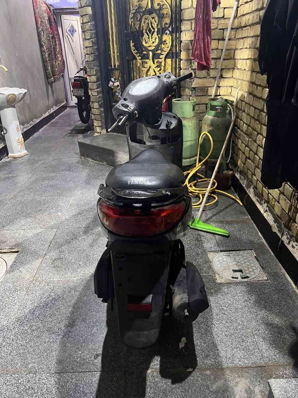 دراجه فريز  نوزل دراجه الله وكيلك برغي ما مفتوح باله اصلي كله بلاد ما مفتوحه دراجه تاخذه راسك مرتاح شلعه ومعدل دراجه كامله وكهربايات كلهن شغلاه سلف كلوبات اشاير كلهن شغالات نضيف كلش دراجه سعر 850 بيه مجال رقم ***********
