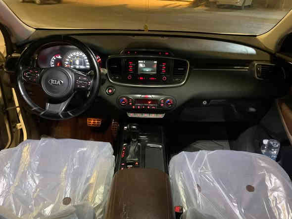 السيارة كفالة من الصبغ والضربة بيها ملاحظات صغيرة 

 المواصفات والتفاصيل : 
موديل: 2015 الشكل الحديث
وارد: خليجي 
فئة: برستيج (Full Option)
محرك 2.4 – 4 سلندر اقتصادي
دفع رباعي (AWD) قابل للفصل
فتحة سقف بانوراما كاملة
مقاعد جلد طبيعي
تبريد وتسخين مقاعد أمامي وخلفية
تحكم كهربائي بالمقاعد
تشغيل بصمة + دخول ذكي بدون مفتاح
حساسات أمامية وخلفية
تحكمات ستيرن 
نظام بلوتوث + AUX + USB
تحكم بالتكييف منفصل أمامي وخلفي (Dual Zone + Rear AC)
نظام تثبيت السرعة (Cruise Control)
مري شفط
إنارة أمامية وخلفية LED
٣ قطع تبريد 
 السيارة رقم شمالي 
193

تجي تگلب وتاخذها لأي سونار الي يعجبك واني خادم ...
مكانها بغداد 
للتواصل 
0785 991 7831
