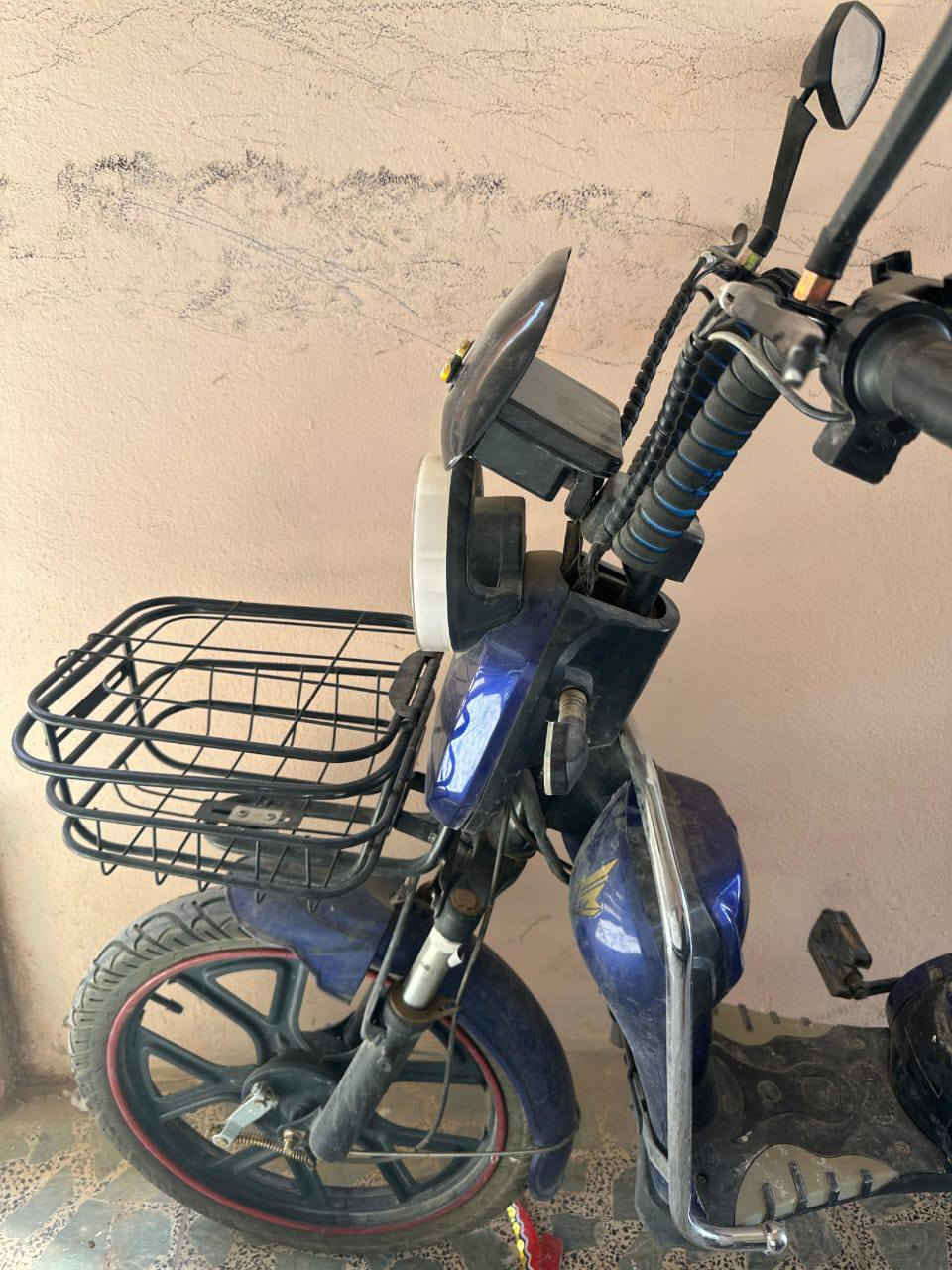 سلام عليكم بايسكل شحن للبيع او مراوس موطور اذا نضيف حيل انطي فرق اتصال ***********
