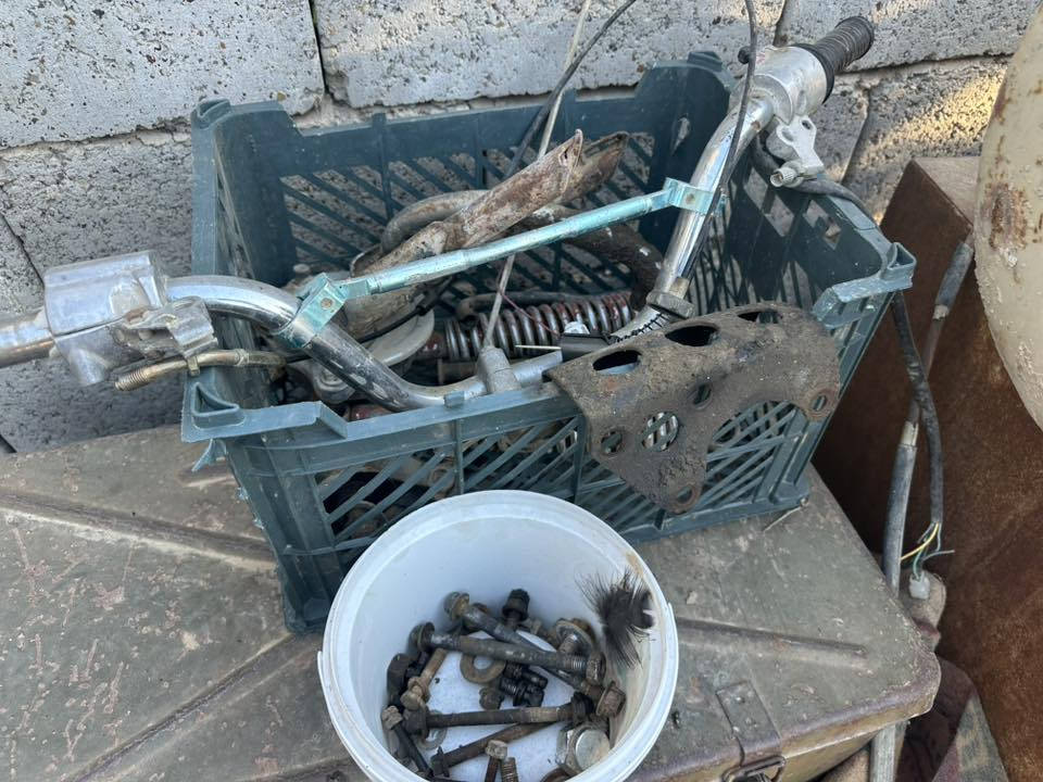 للبيع تايكر كامله مفصخه  شرط شغاله للاستفسار***********
