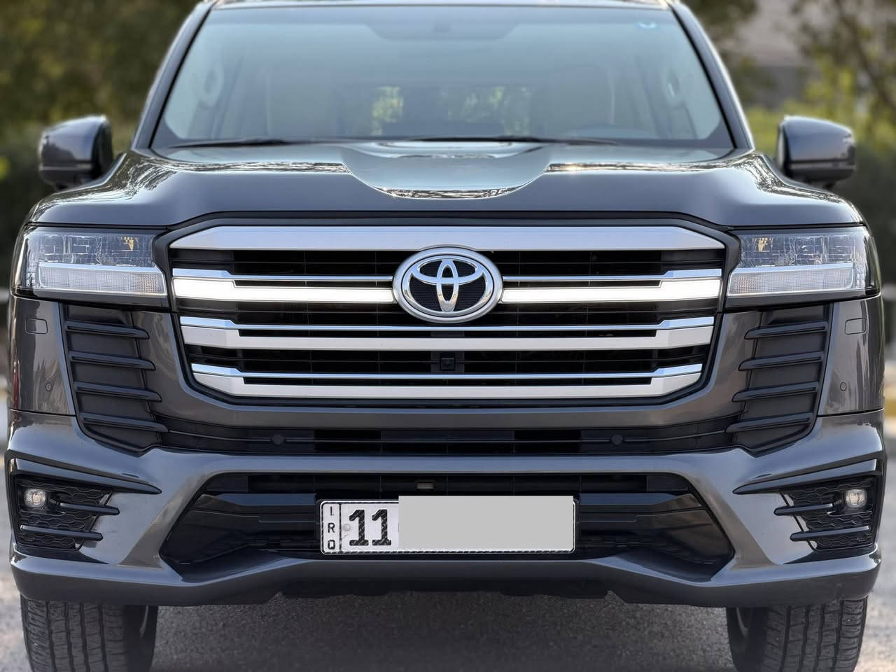 سلام عليكم .... اخوان عندي لاندكروز 2024  لمتد ساز اصلي لون فيلي مكفوله من الضرر والصبغ والبارد رقم بغداد بأسمي وتحويل مباشر ماشيه 42 
اخوان السياره كل مواصفاته اصليه يعني اي اضافه مابيه  يعني لمتد اصلية وسعرها 67800$   واي استفسار هذا رقمي *********** مكان السياره السيدية حي الاعلام 
مواصفاته 
محرك 6 سلندر 4000
سلايد 
كشنات جلد 
تبريد كشنات 
اربع كامرات 
باب خلفي كهرباء 
شاحن
