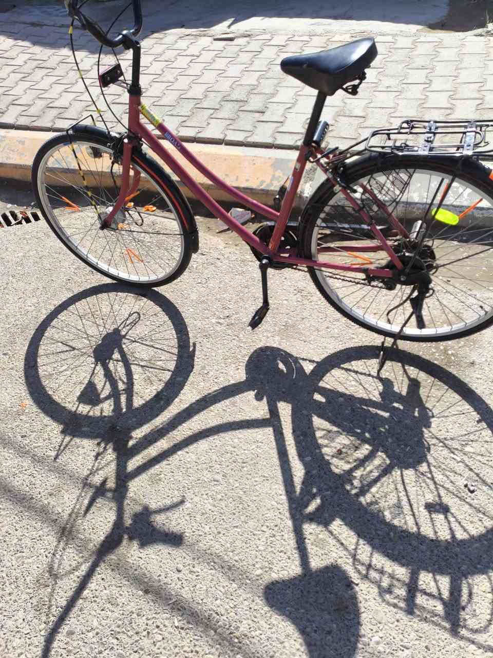 سلام عليكم بسكل البيع  نضيف بداله حساس بسكل جديد السعر 85وبي مجال مكاني بعقوبة التحرير الرقم ***********
