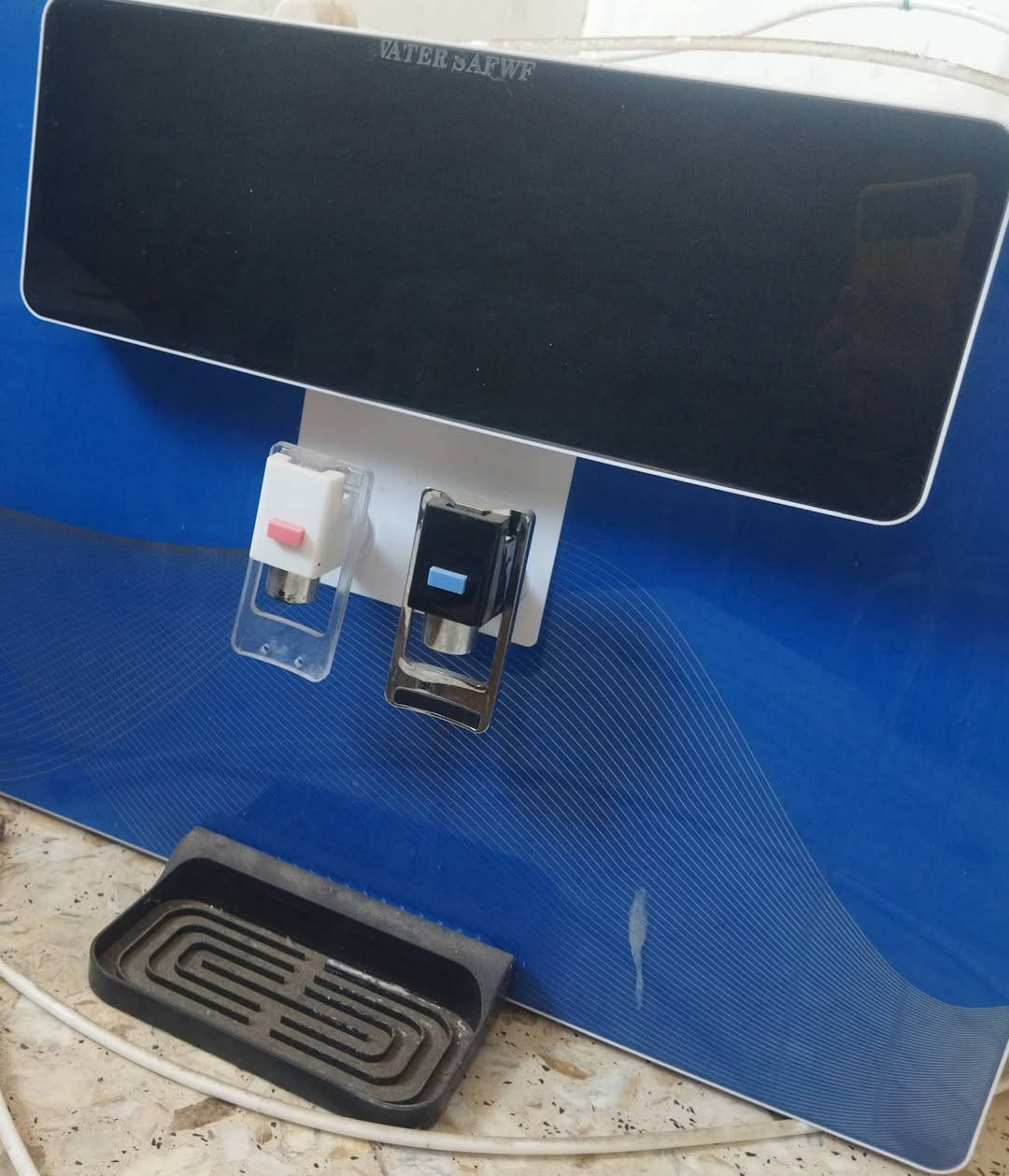 السلام عليكم فلتر تصفيه المياه جديد مامستخدم للبيع إني مشتريه 450 واريد 250 ألف متوازي محتاجهن اليريد يشتري يطب واتساب على الرقم ***********
