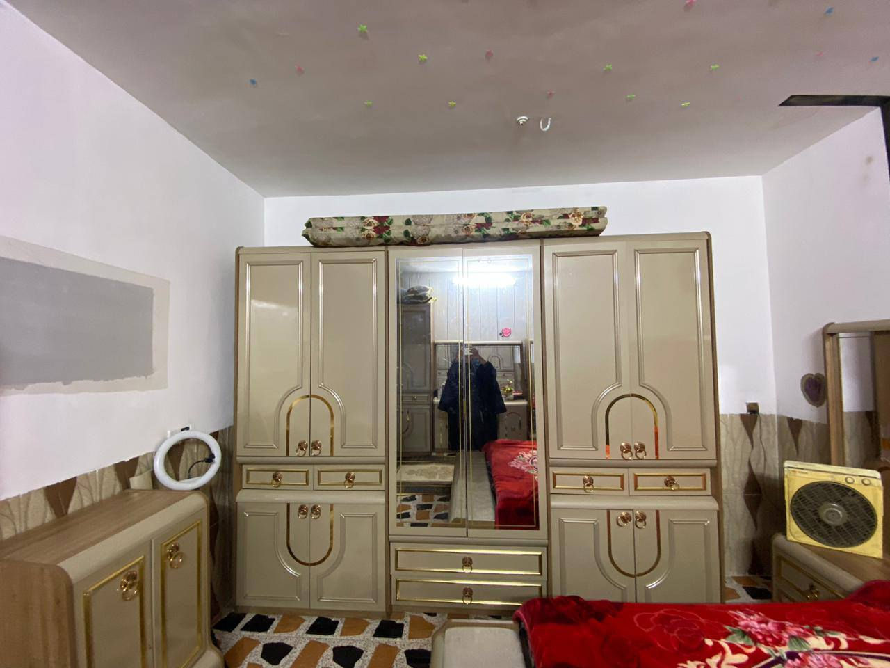 سلام عليكم  عدي غرفه اخشاب تركي للبيع حديث مكونه من 9قطع صار شهر مشتريهه صارت عليه ب 3 ملايين ونص 
الي يطي بيهه سعر زين ابيع حته اذا قصد بس يطي مقدمه زينه  ممتواجد فيس بس واتساب  ***********)***********
