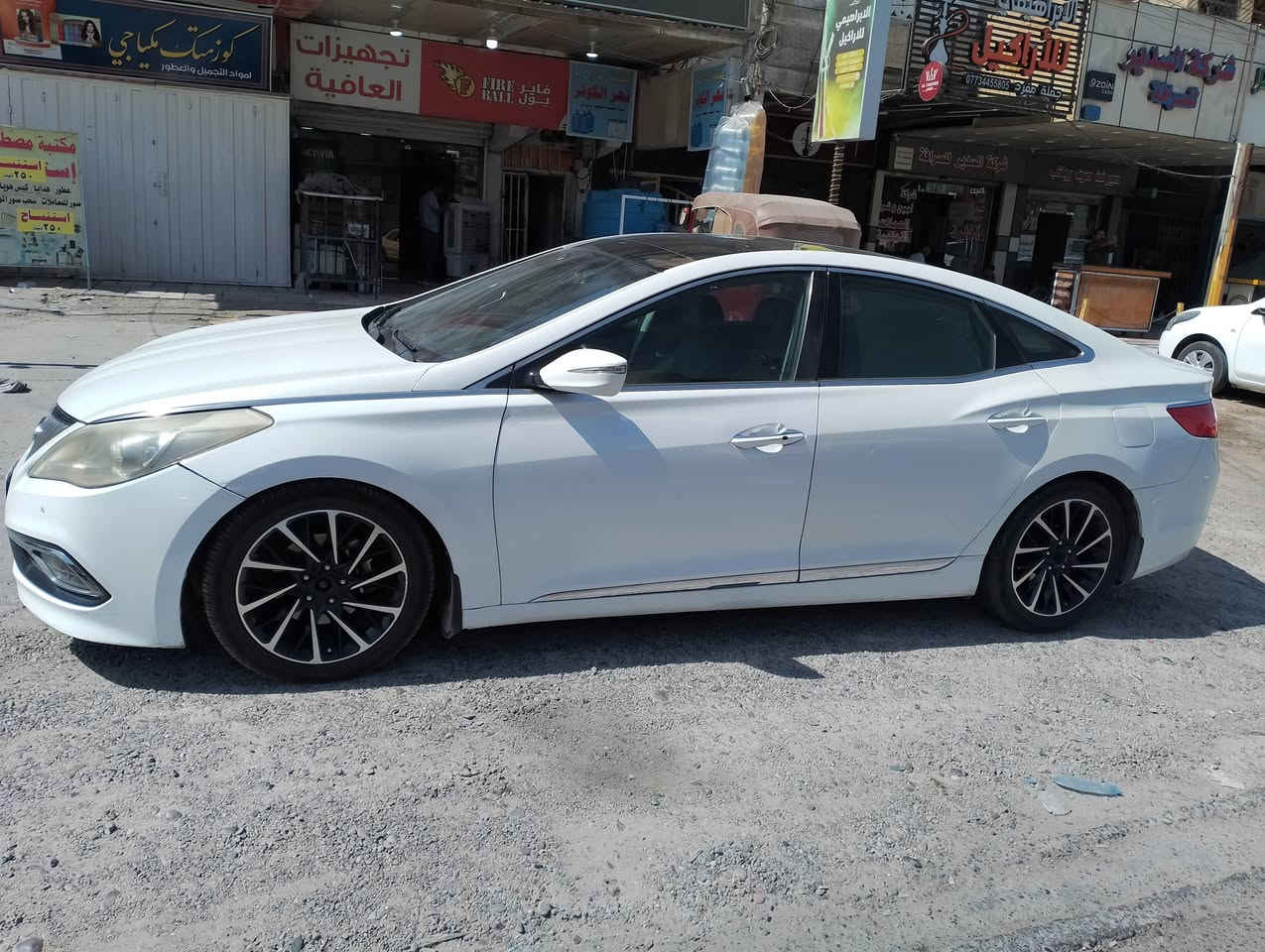 ازيرا 13 خليجي فووول محرك 6 سلندر 3000
بيها جاملغين خلفيات وباب خلف السائق صبغ 
تبريد ثلج بالصيف 
كشنات جلد قرميدي 
كشنات كهرباء وخزن 
كشنات مساج
مرآة وسطية تعتيم ذاتي
3 بردات 
بصمات تشغيل وابواب وجنطة
ويل كب 18 يعني ماكو طسة 
بانوراما
لايت متحرك
رقم بغداد 
السعر 130 
مكاني بغداد السيدية


**إذا كنت صاحب هذا الإعلان وتريد حذفه لأي سبب، رجاءا أرسل رسالة إلى الدعم الفني**